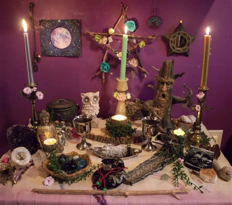 Wicca ceremonial table organization